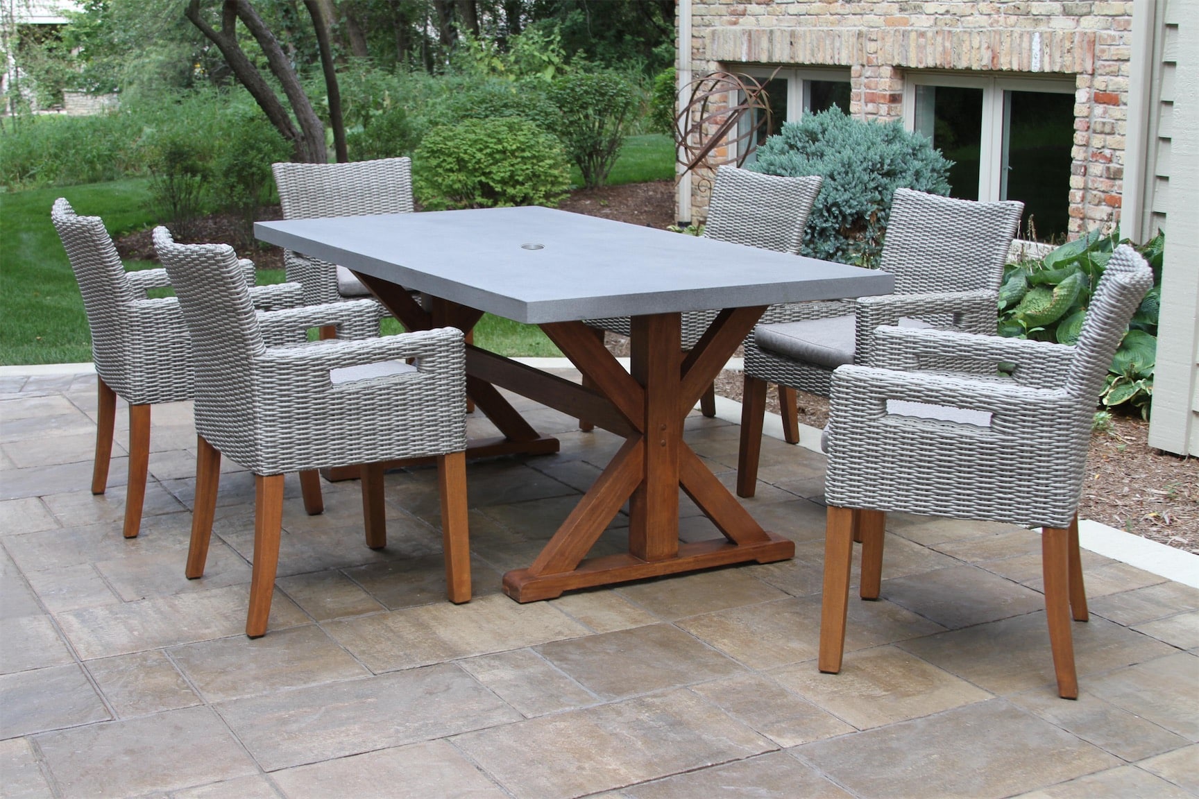 Outdoor Dining Sets: Different Styles to Choose From