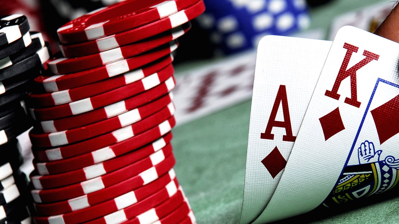 Online casinos have many advantages to playing