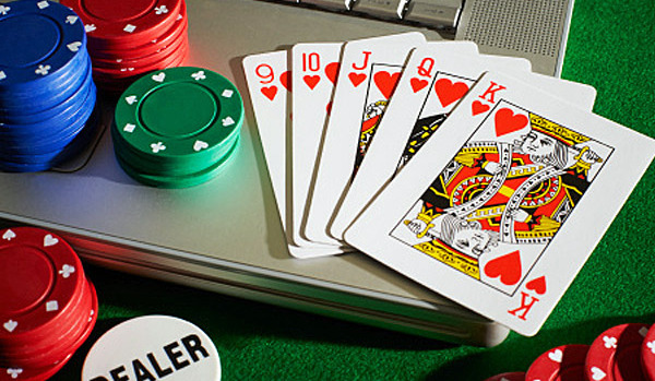 Why online gambling is far more popular than physical betting?