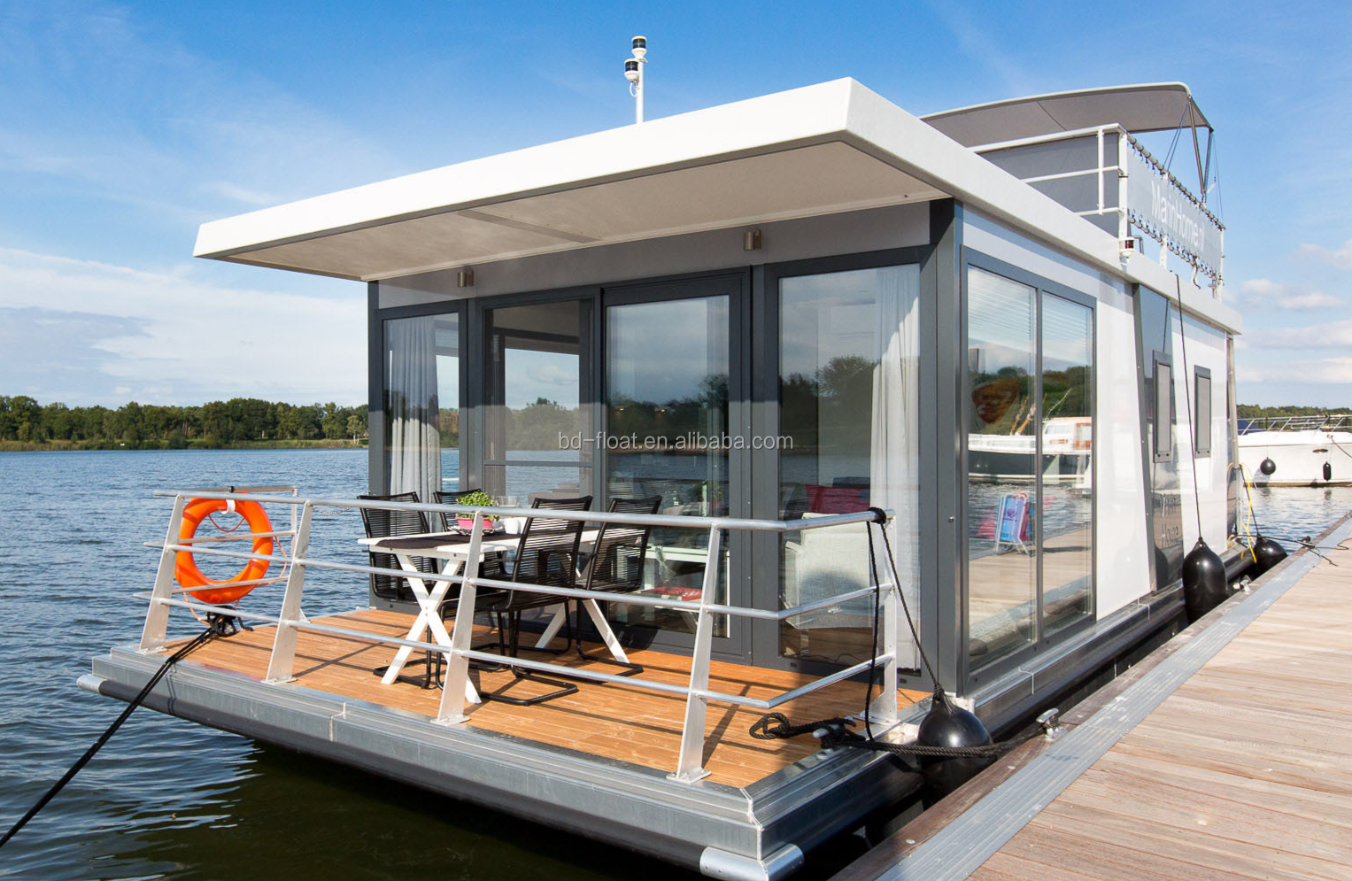 What are the significant Benefits of Trailerable Houseboats?