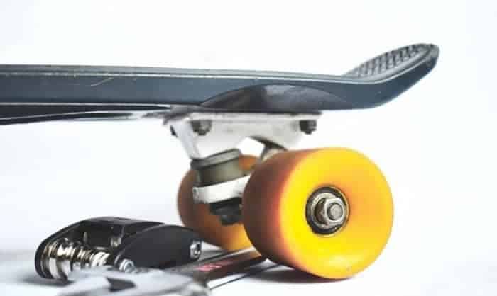 10 Best Skateboard Bearing Oils to Keep Your Board Rolling Smooth