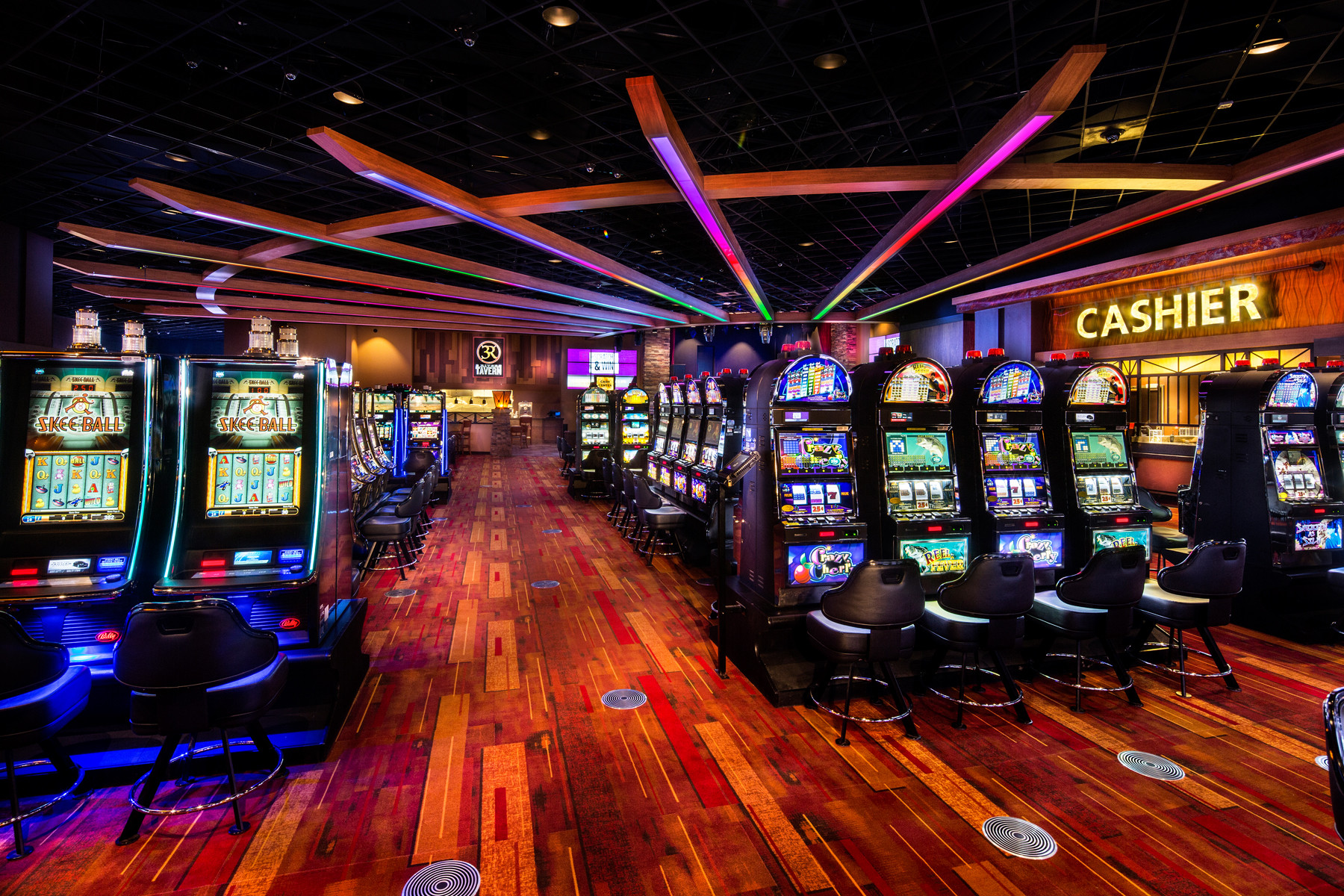 Do internet casinos assist players reduce costs?