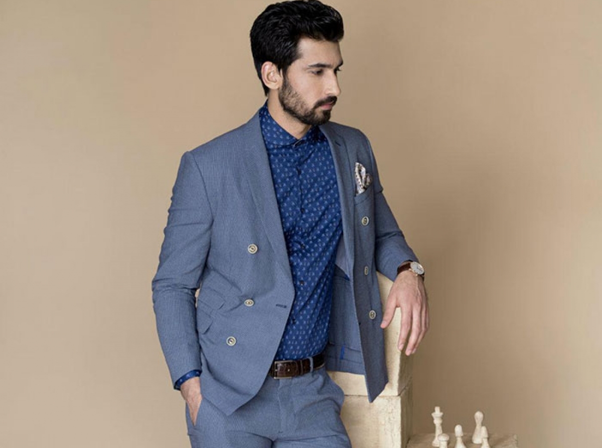 Be amazed at the features offered by the right one blazer for men wedding