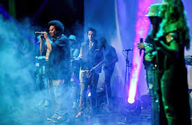 Praises That Inspire Hope in Challenging Times